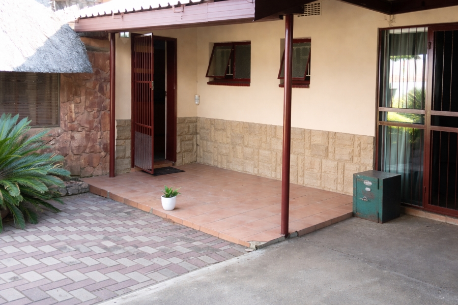 3 Bedroom Property for Sale in Geelhoutpark North West